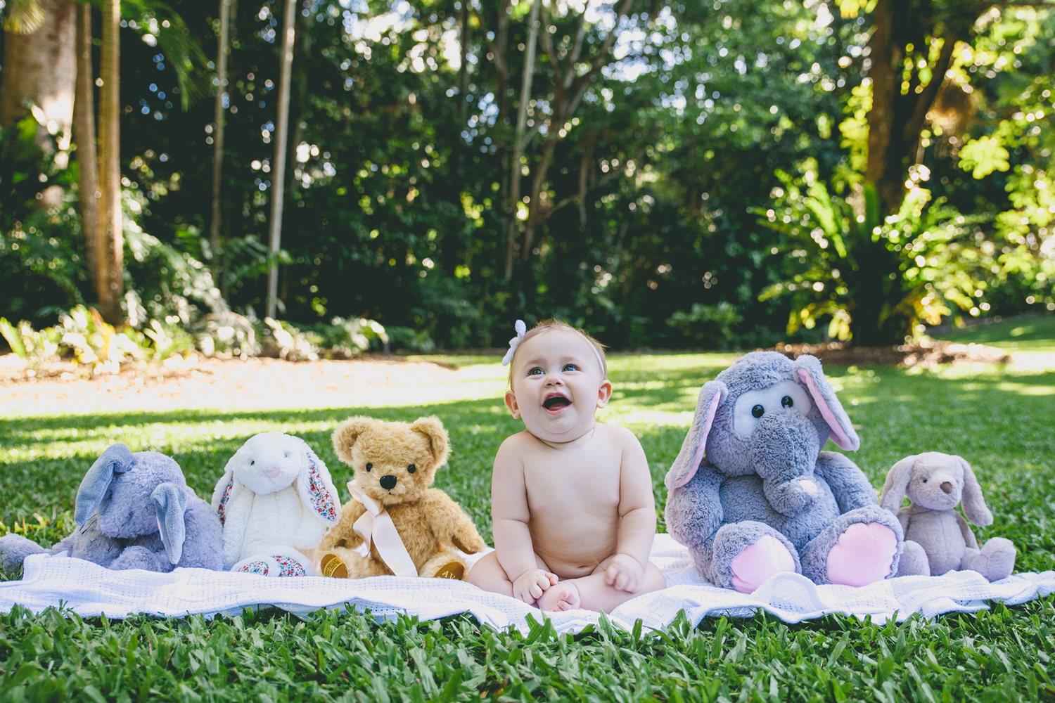 Portrait Cairns Photographer Couple Botanic Gardens Monica Kristin Photography Port Douglas Queensland Photoshoot Family Baby04.jpg