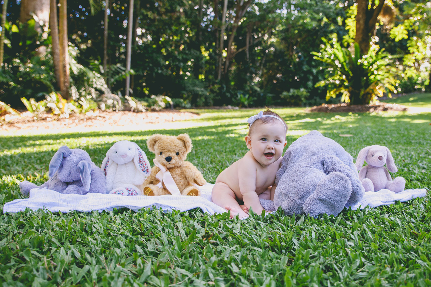 Portrait Cairns Photographer Couple Botanic Gardens Monica Kristin Photography Port Douglas Queensland Photoshoot Family Baby05.jpg