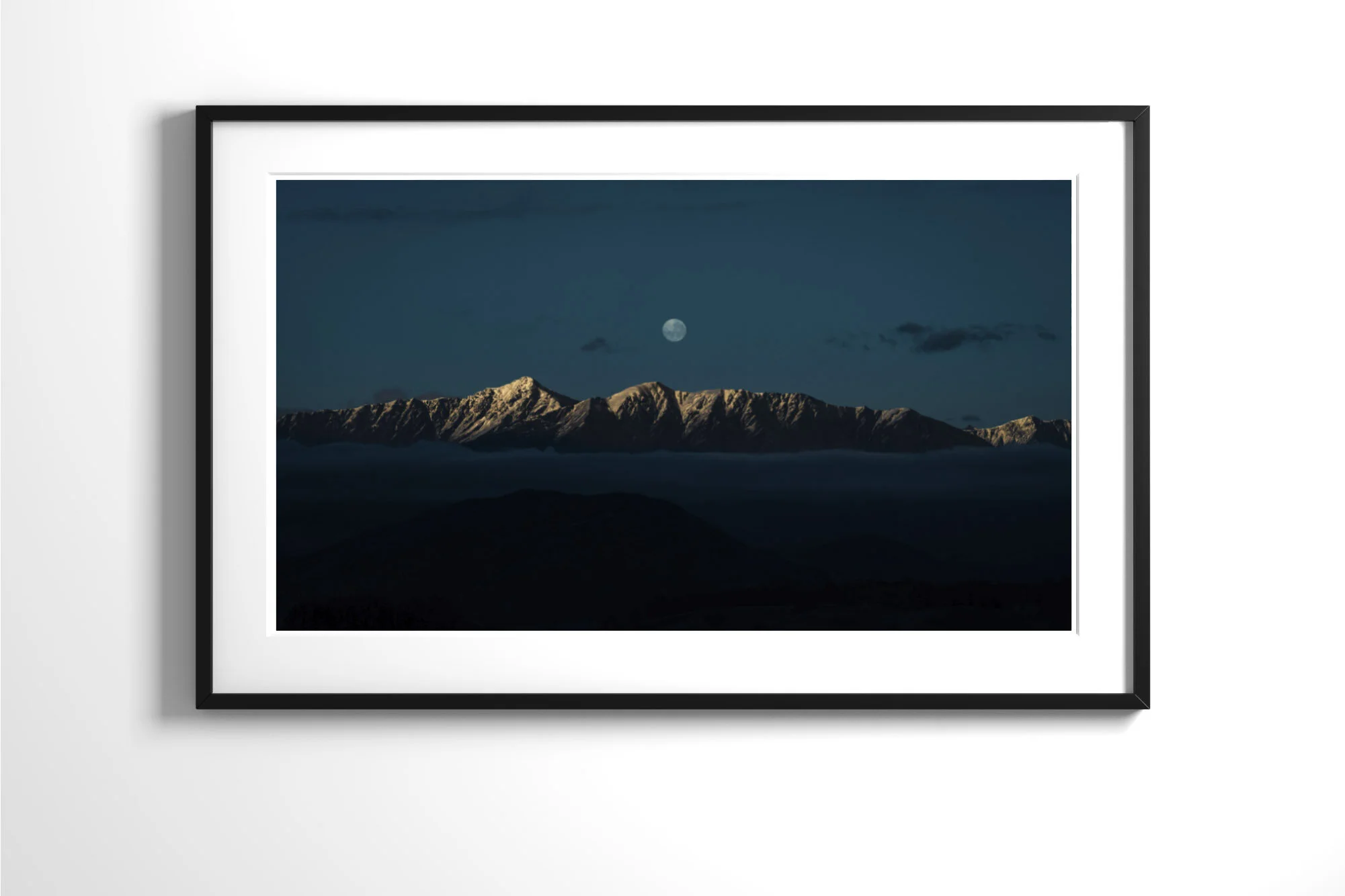 08_Luna#1_FrameBlackLarge.jpg