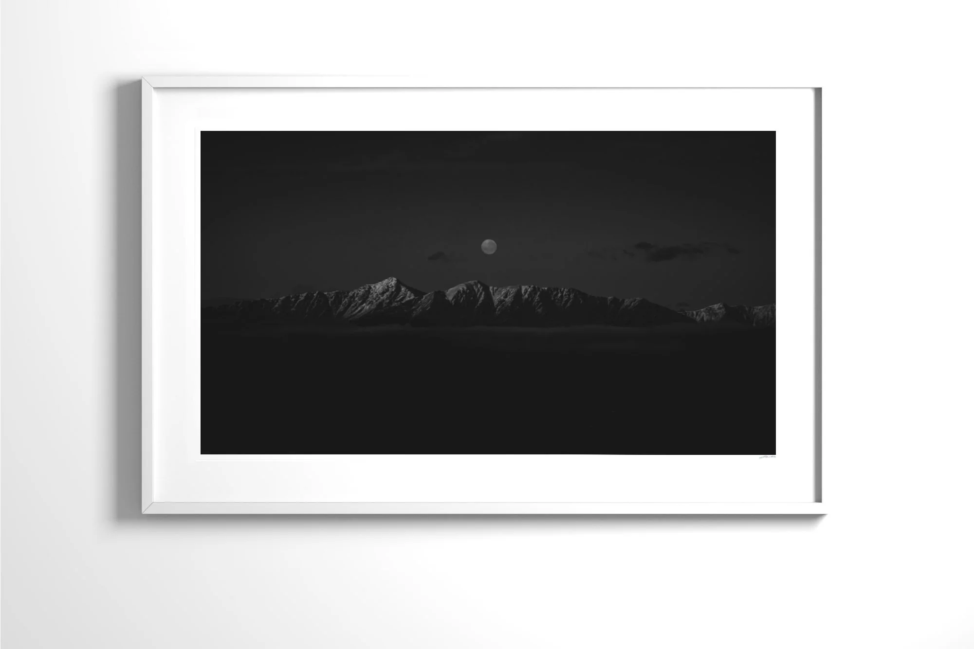 02_Luna#1Limited_WhiteLarge.jpg