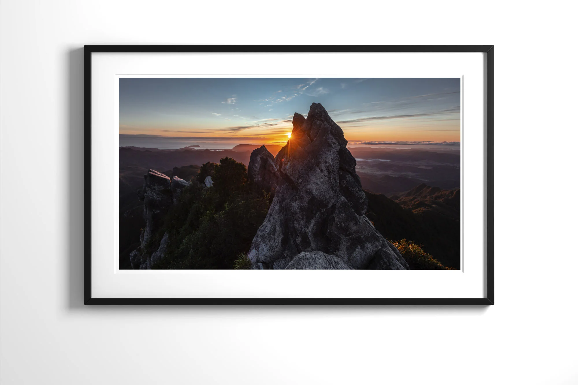 11_Pinnacle_FrameBlackLarge.jpg