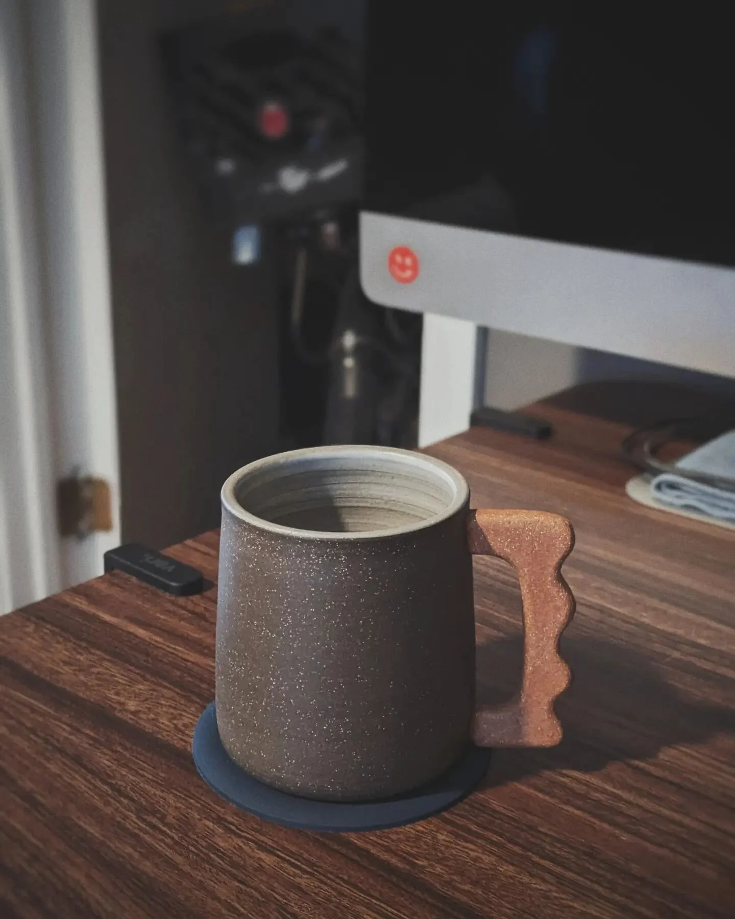 Monday blues with @emrisceramics 's mug.