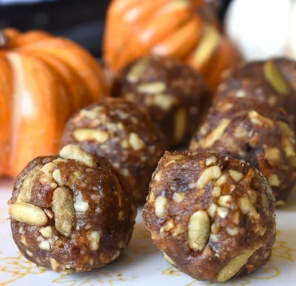 healthy-pumpkin-spice-protein-balls-2.jpg