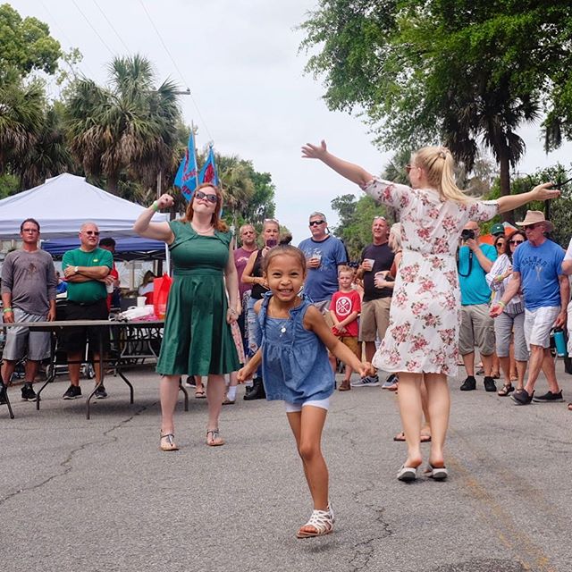 Ain&rsquo;t no party like a Bluffton street party 🎉 
#bgtwcharleston