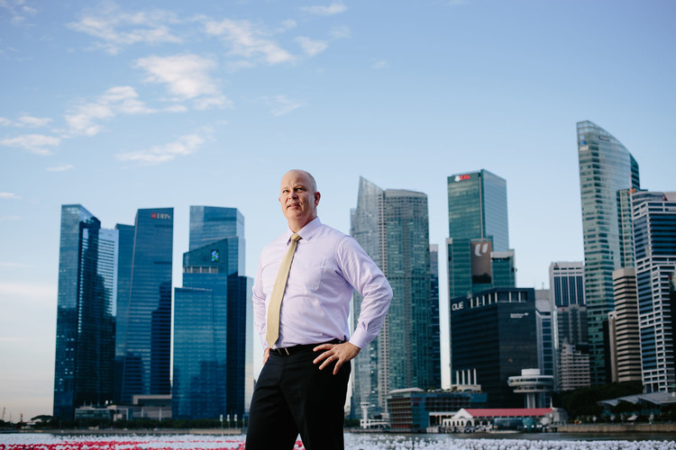 Corporate Portrait Photographer in Singapore – Preparing (Copy)