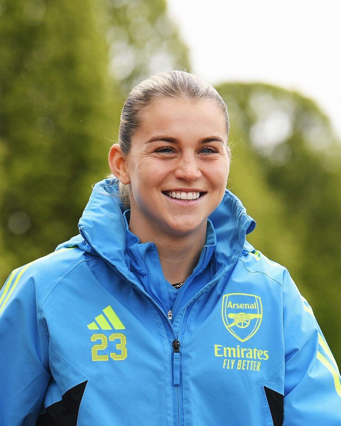 @arsenalwfc preparing for Sunday&rsquo;s match against Leicester City 💪🏼⚽️🔴

📷 for @arsenalwfc 
 
#Arsenal #AFC #AWFC #Training #football