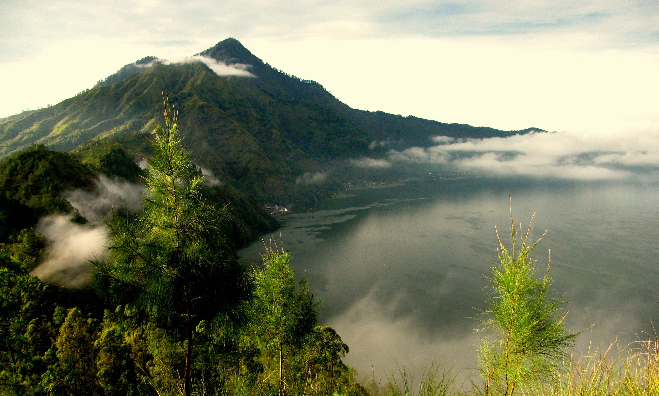 Batur-Caldera-Sunrise-Trekking-Bali-Hiking.jpg
