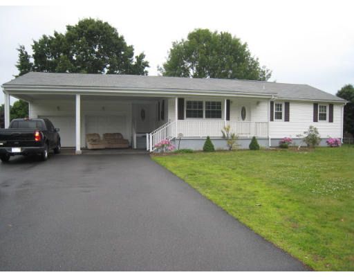 479 southwick st, feeding hills.jpg