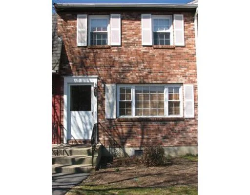 11 lydon ln, halifax.jpg