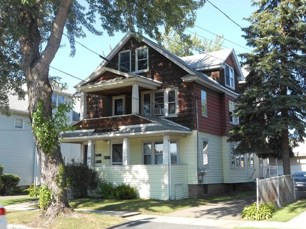 571 springfield st, chicopee.jpg