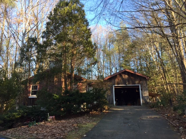 22 foxglove ln, swanzey.JPG
