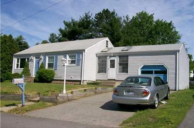 18 west earl st, cumberland.jpg