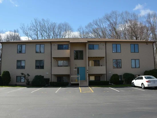 46 kristee circle, west warwick.jpg