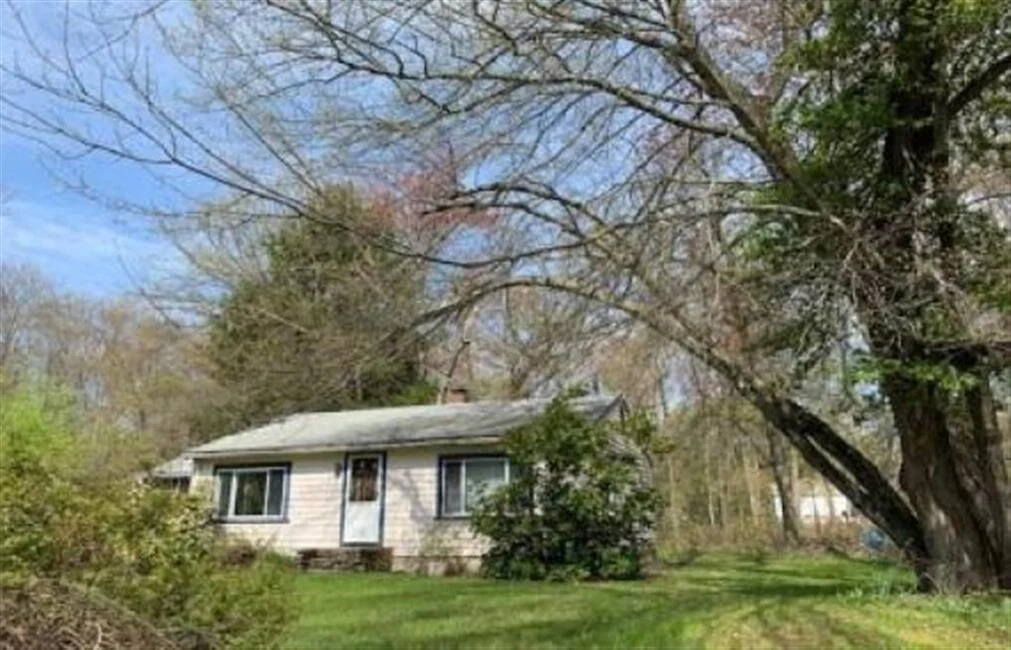 1 western circle ave, mendon.jpg