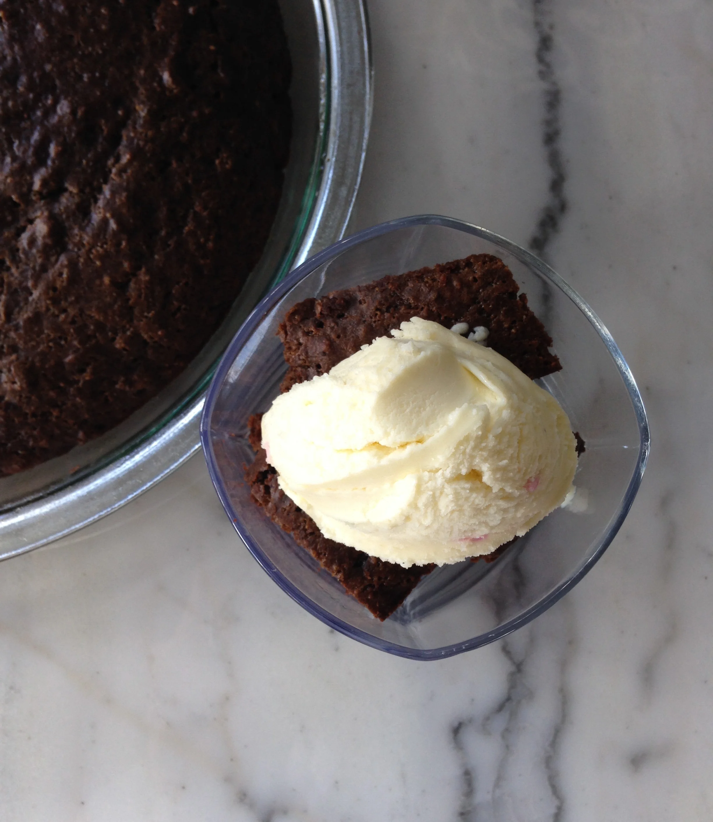 This mouth water homemade chocolate cake uses applesauce for sweetness to minimize the need for added sugar. 