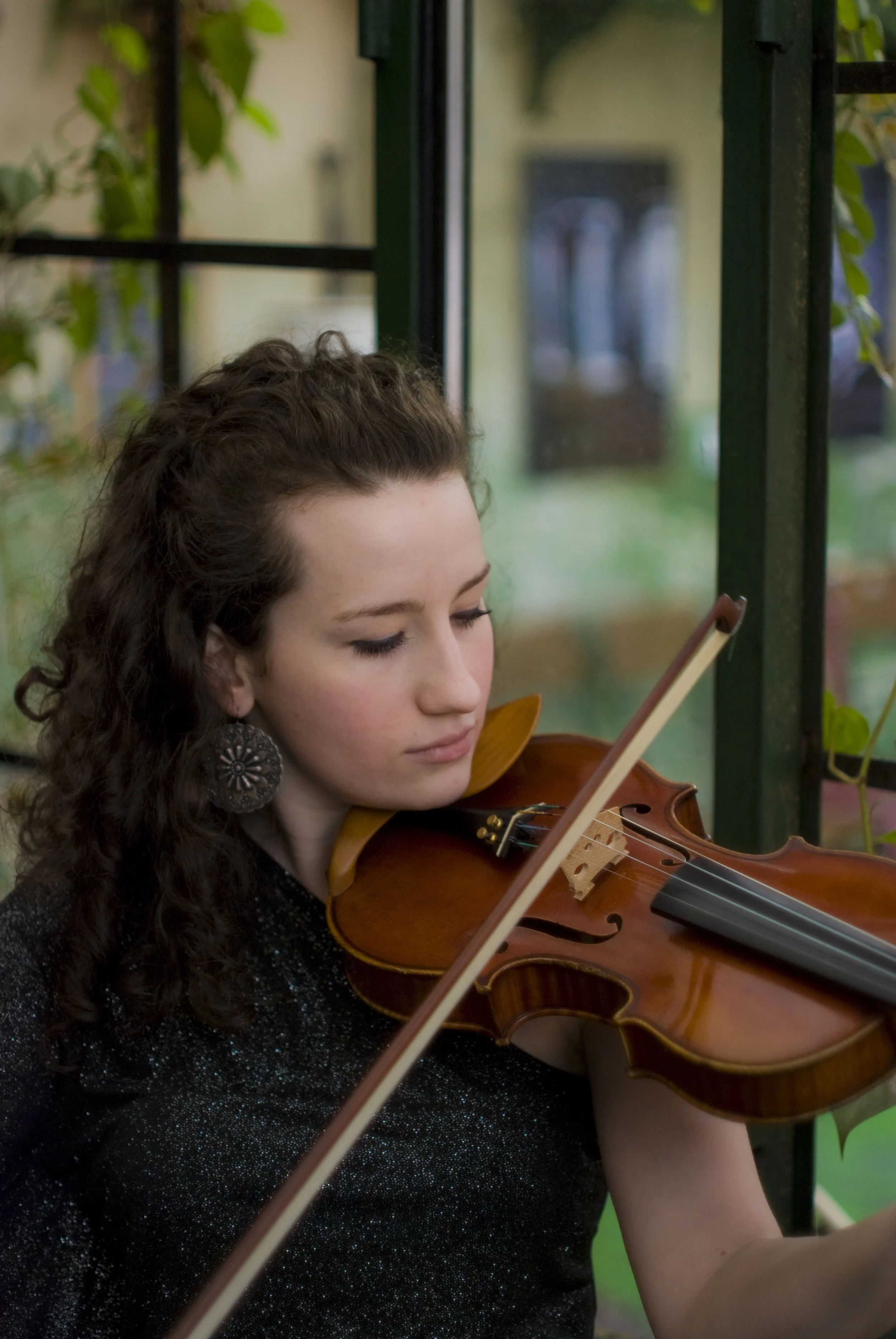 Violinist Hajnal Pivnick