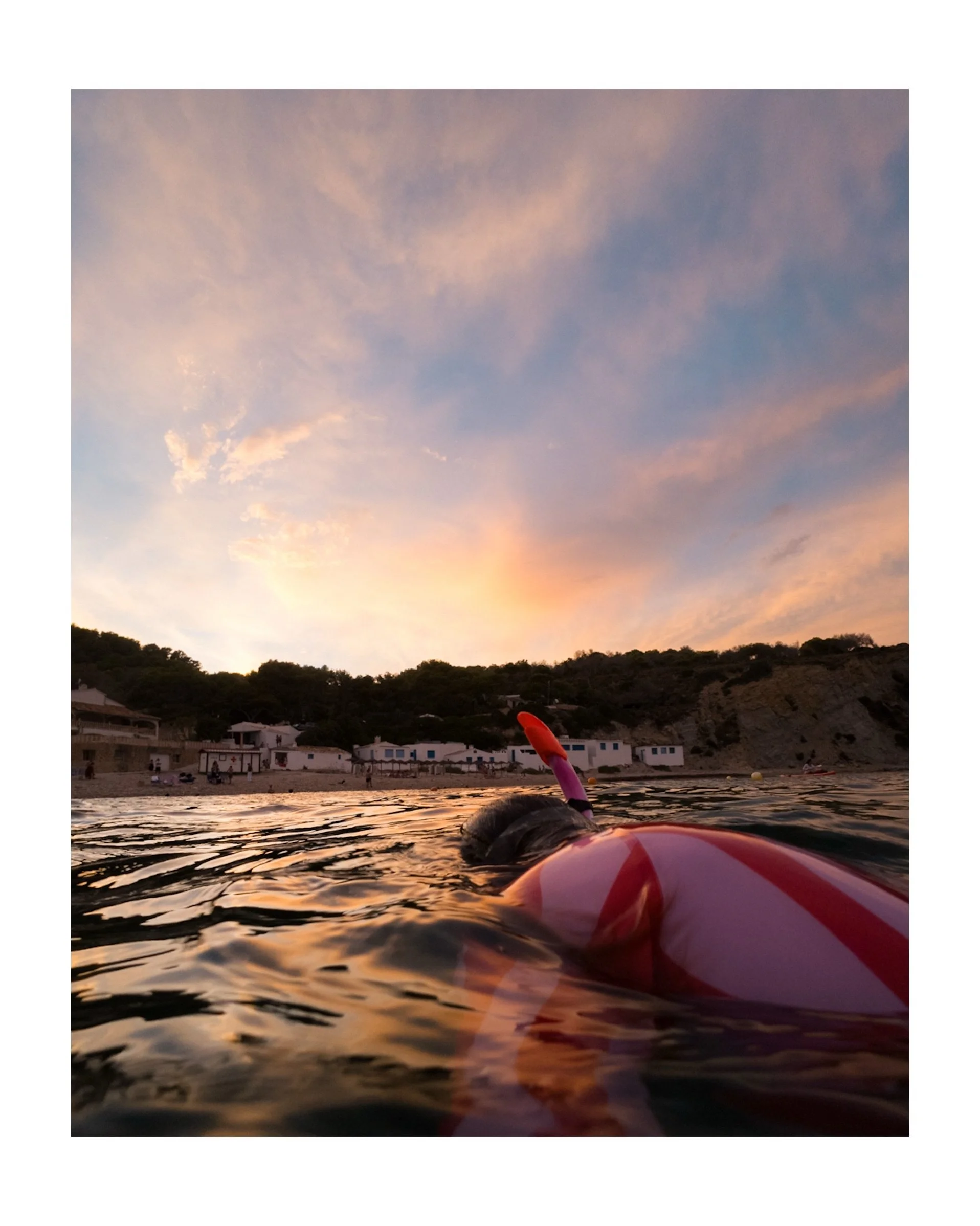 Sunset snorkelling was probably the best thing I&rsquo;ve done this year. All shot in the @dji Action 5