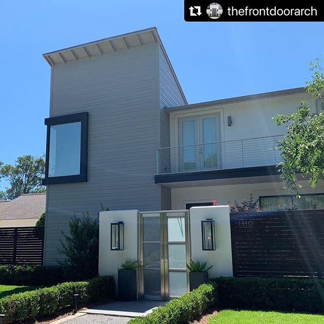 In this job we did the stainless steel courtyard doors with white laminated glass and the cable rail on the balcony which is also all stainless. A pleasure to work with #Repost @thefrontdoorarch ・・・
Old goodwood classic! One of my all time favorites 