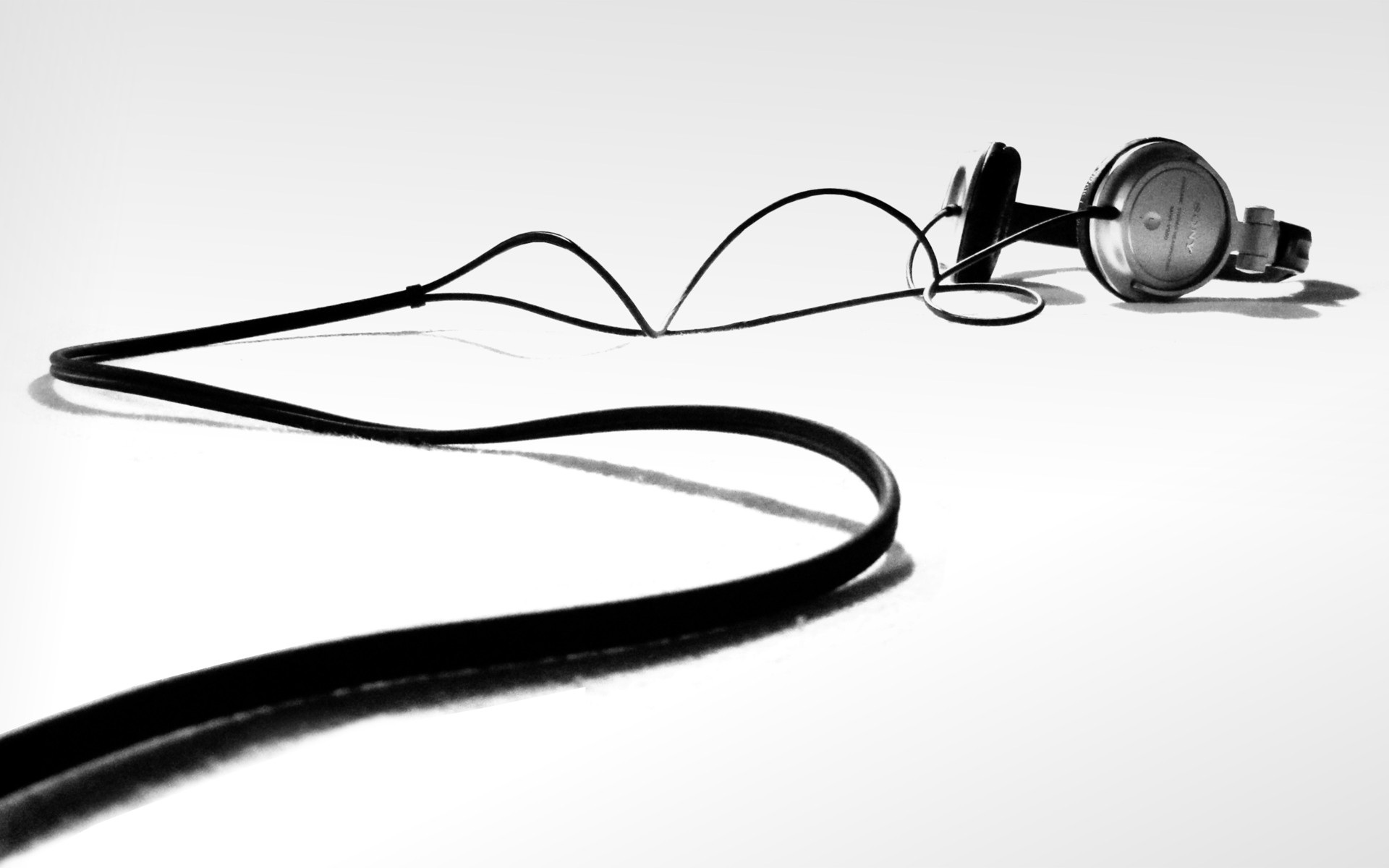 sony-sound-master-headphones-widescreen-full-hd-wallpaper-download-headphones-images.jpg