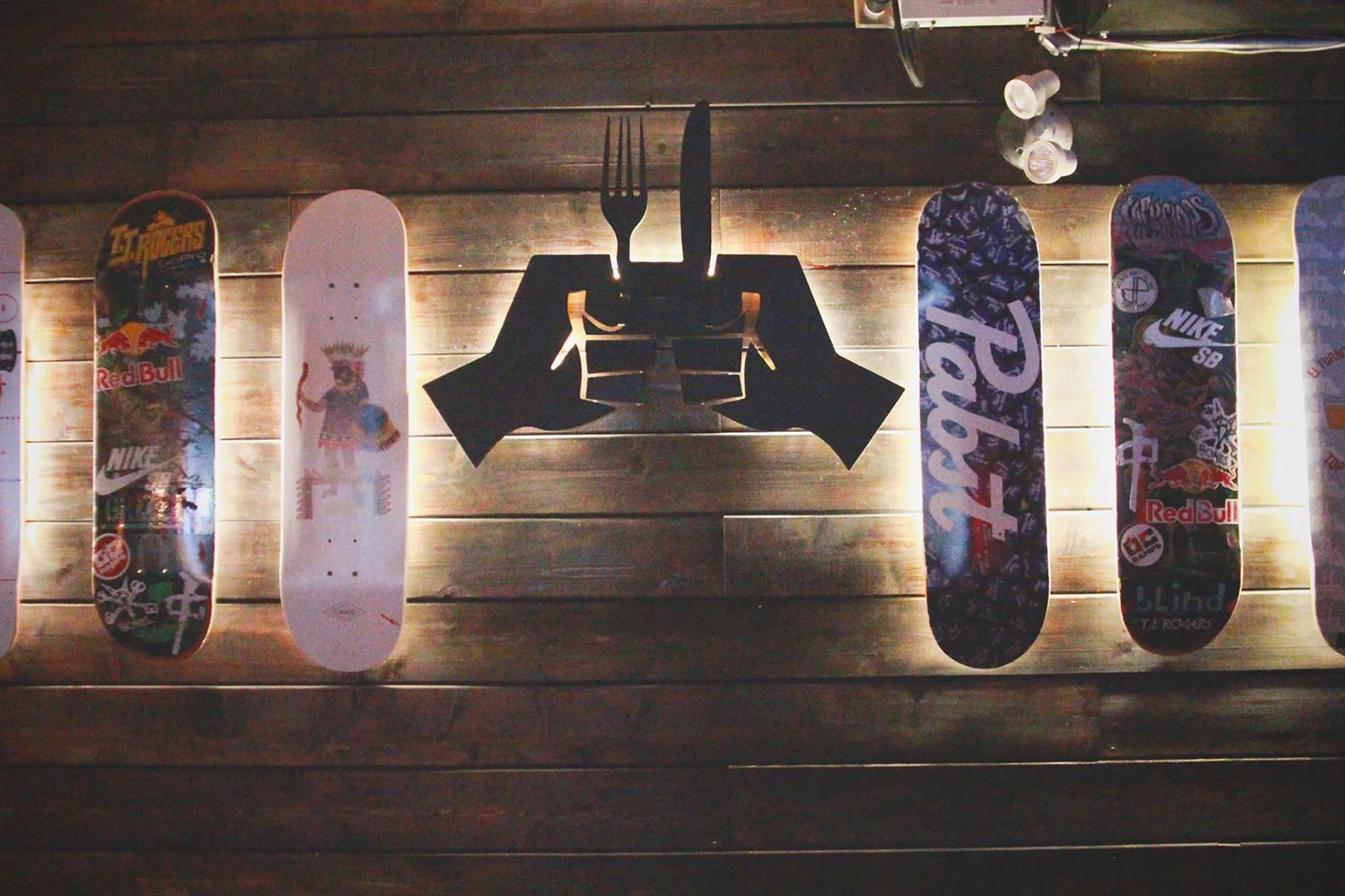 El Furniture Warehouse Ottawa — The Warehouse Group