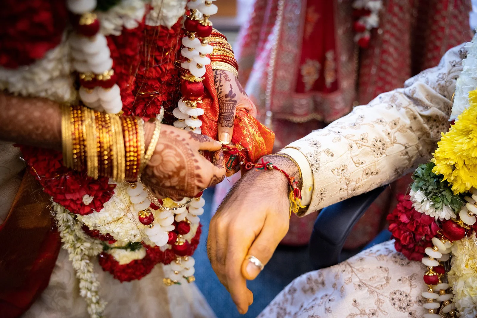 South+Asian+Indian+Wedding+Ceremony+Varmal+Saptapadi+Jaimala+Adam+Michaels+Photography+Pittsburgh+Wedding+Photography-64.jpg