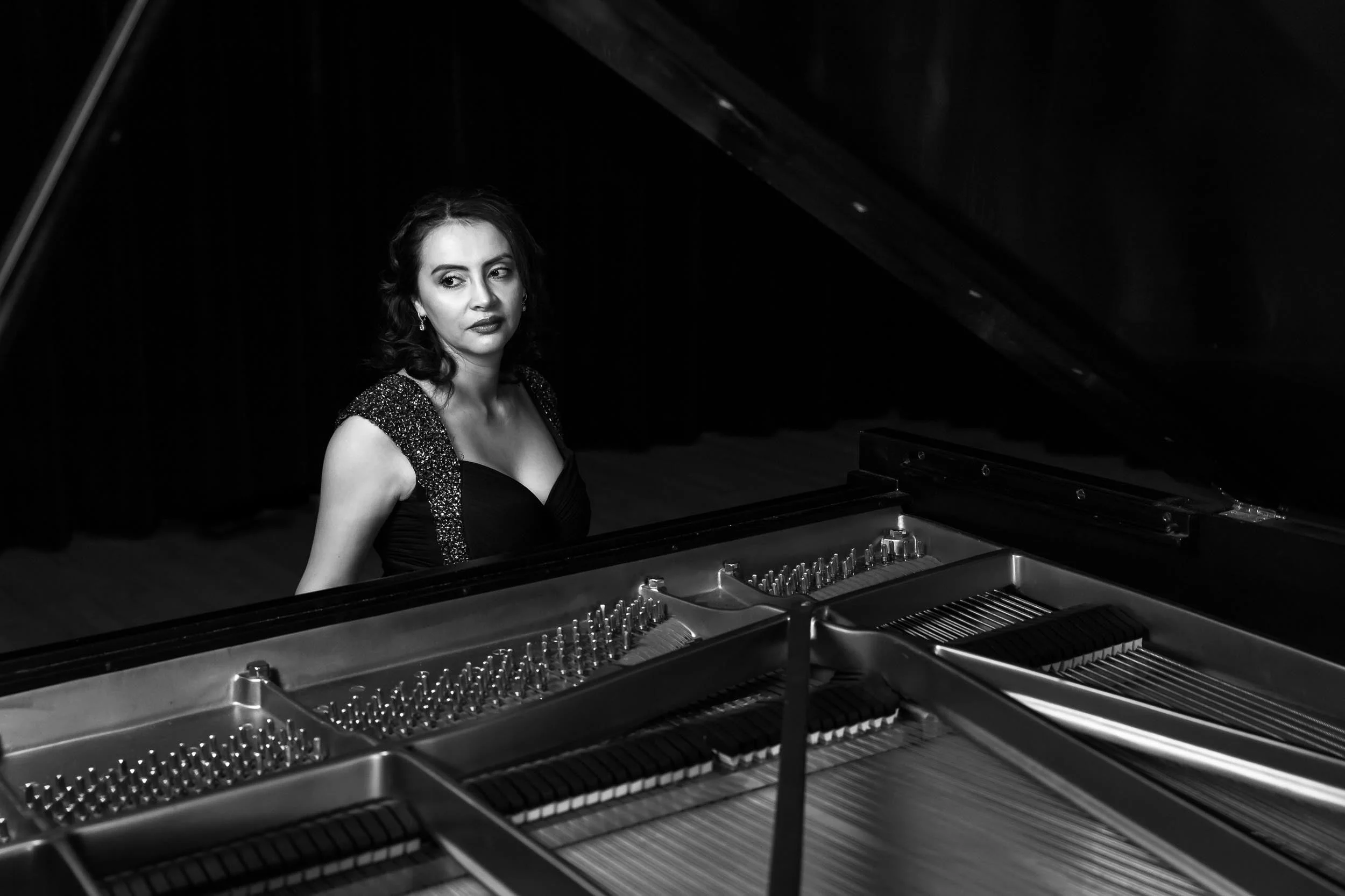 Aida's Piano Portrait Session