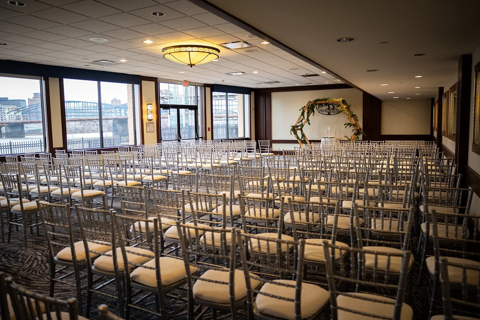 Sheraton+Station+Square+Adam+Michaels+Photography+Pittsburgh+Wedding+Photography-111.jpg