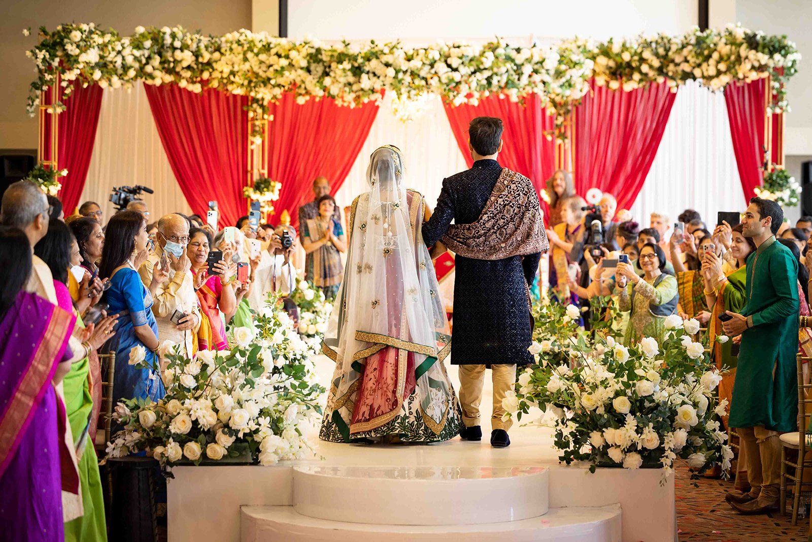 South+Asian+Indian+Wedding+Ceremony+Varmal+Saptapadi+Jaimala+Adam+Michaels+Photography+Pittsburgh+Wedding+Photography-75.jpg