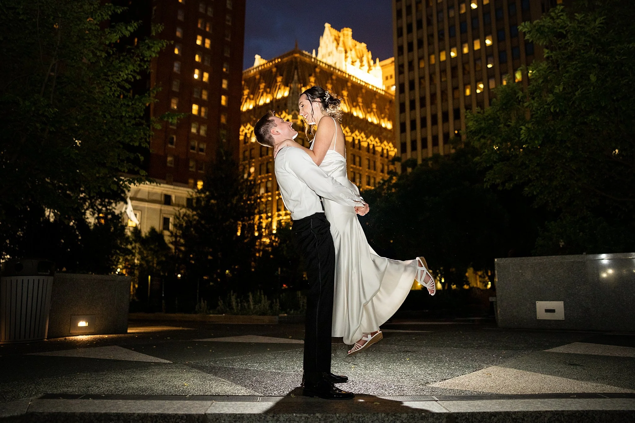 Mellon+Square+Pittsburgh+Downtown+Adam+Michaels+Photography+Pittsburgh+Wedding+Portraits-11.jpg