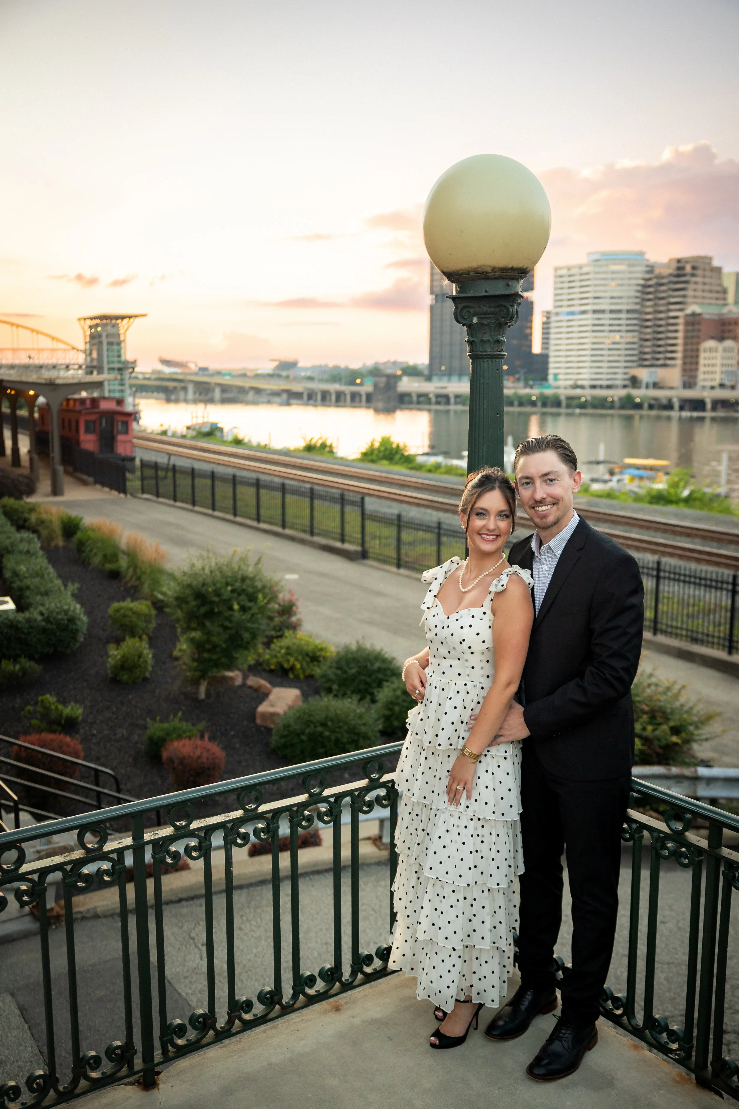 Station+Square+Smithfield+Bridge+Pittsburgh+Engagement+Photography+Adam+Michaels+Photography-1.jpg