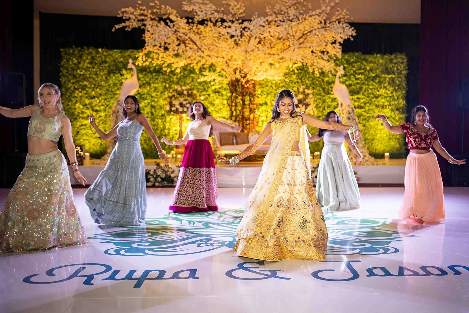 South+Asian+Indian+Wedding+Reception+Adam+Michaels+Photography+Pittsburgh+Wedding+Photography-31.jpg