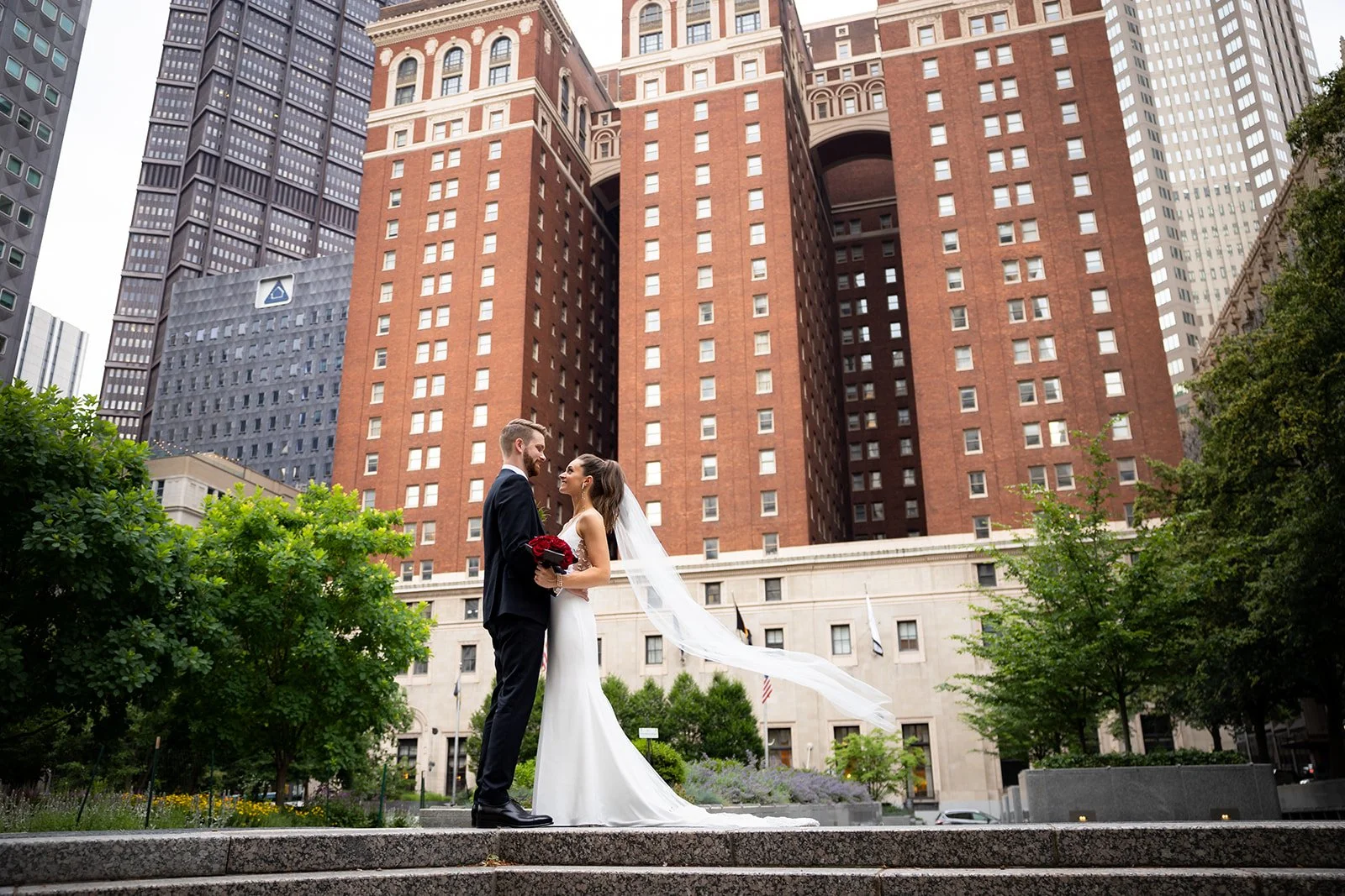 Mellon+Square+Pittsburgh+Downtown+Adam+Michaels+Photography+Pittsburgh+Wedding+Portraits-13.jpg