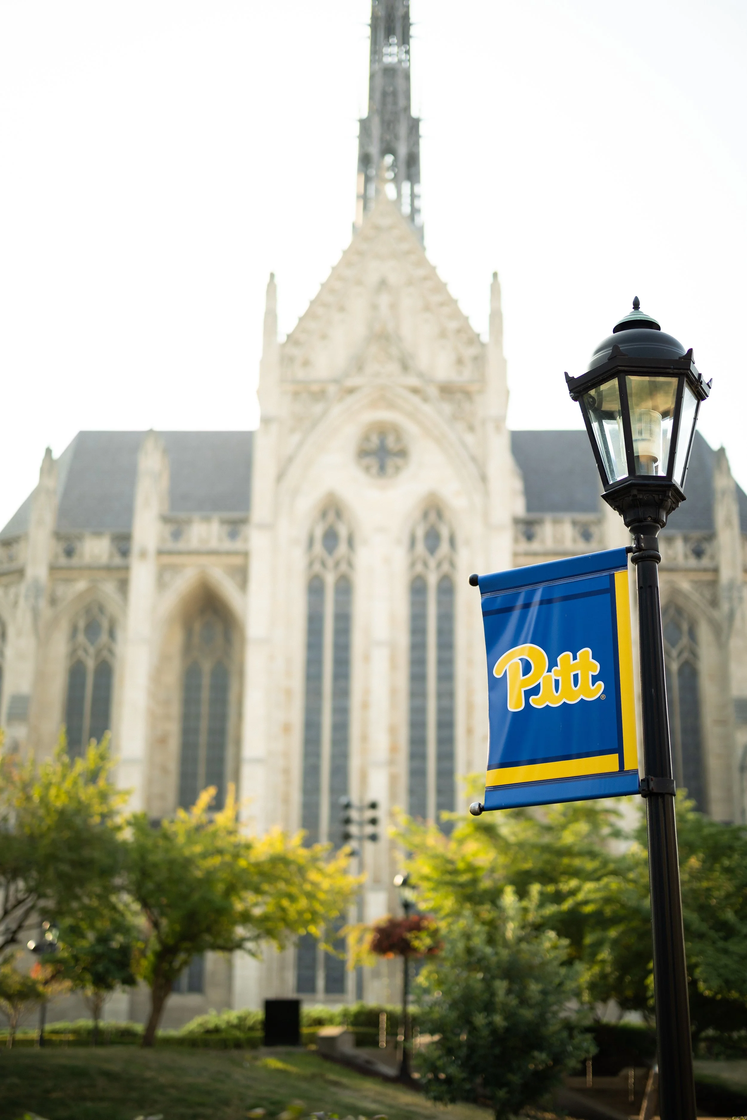 Cathedral of Learning Engagement Pictures-1.jpg