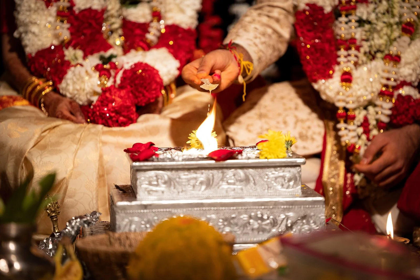 South+Asian+Indian+Wedding+Ceremony+Varmal+Saptapadi+Jaimala+Adam+Michaels+Photography+Pittsburgh+Wedding+Photography-39.jpg