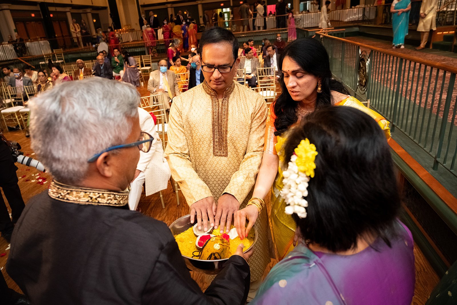 South+Asian+Indian+Wedding+Ceremony+Varmal+Saptapadi+Jaimala+Adam+Michaels+Photography+Pittsburgh+Wedding+Photography-29.jpg