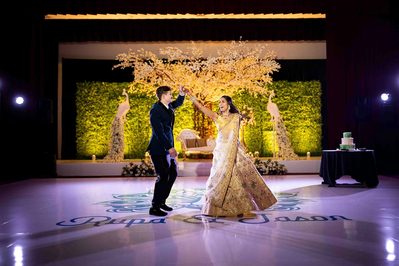 South+Asian+Indian+Wedding+Reception+Adam+Michaels+Photography+Pittsburgh+Wedding+Photography-21.jpg