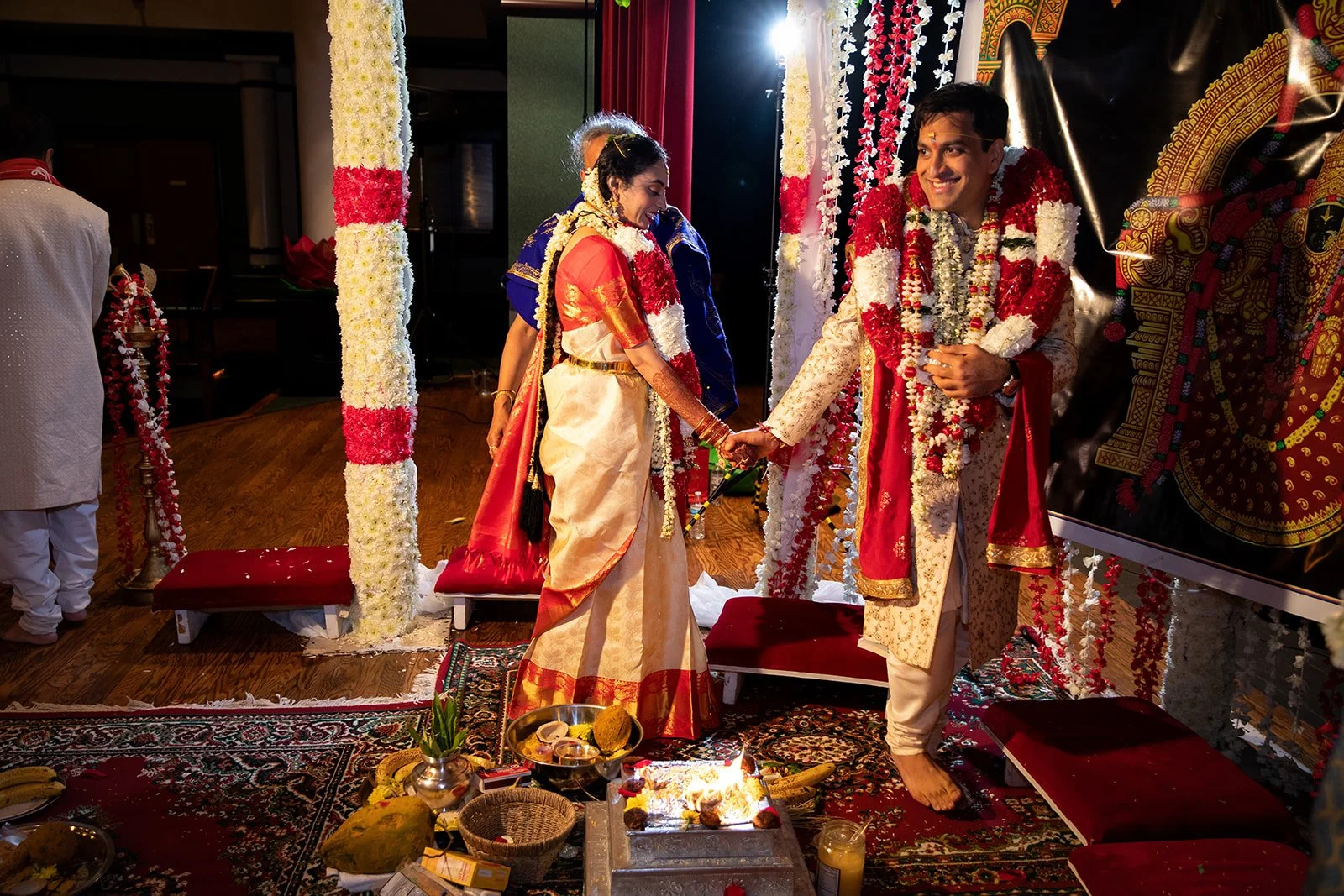 South+Asian+Indian+Wedding+Ceremony+Varmal+Saptapadi+Jaimala+Adam+Michaels+Photography+Pittsburgh+Wedding+Photography-41.jpg