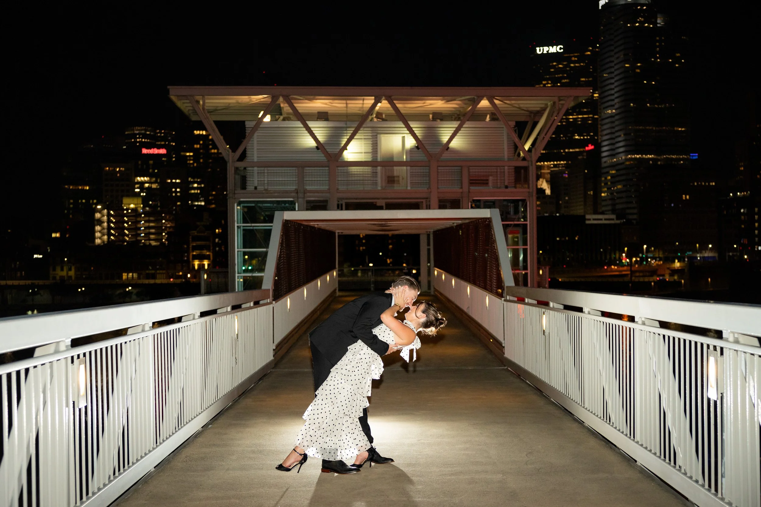 Station+Square+Smithfield+Bridge+Pittsburgh+Engagement+Photography+Adam+Michaels+Photography-6.jpg