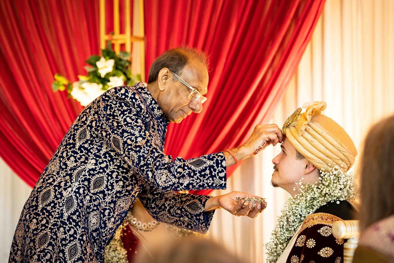 South+Asian+Indian+Wedding+Ceremony+Varmal+Saptapadi+Jaimala+Adam+Michaels+Photography+Pittsburgh+Wedding+Photography-81.jpg