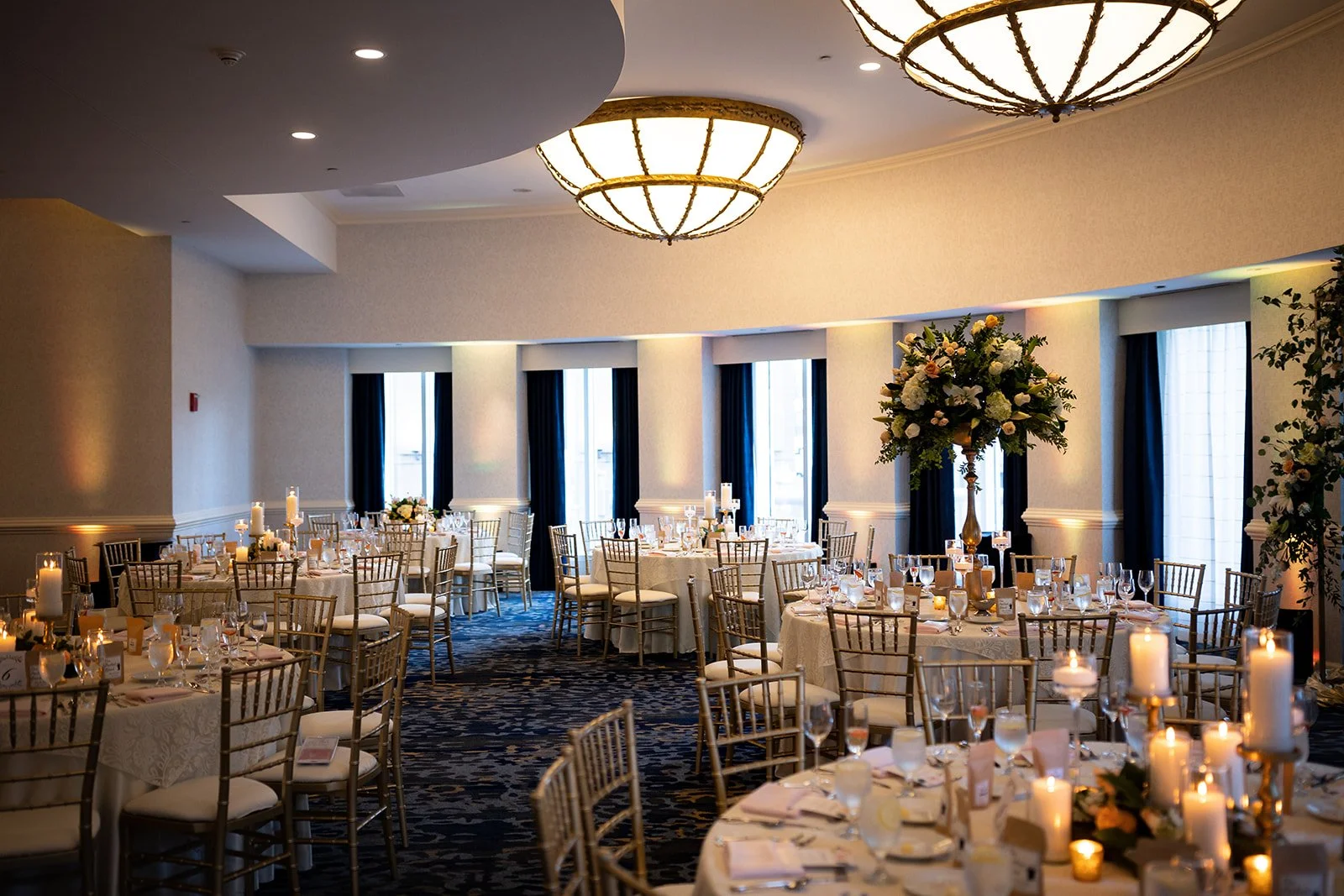 The+Crowne+Plaza+at+Playhouse+Square+Cleveland+Ohio+Wedding+Photography+Adam+Michaels+Photography+Pittsburgh+Wedding+Photography-78.jpg