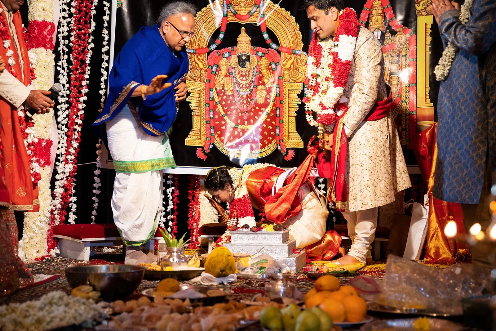 South+Asian+Indian+Wedding+Ceremony+Varmal+Saptapadi+Jaimala+Adam+Michaels+Photography+Pittsburgh+Wedding+Photography-58.jpg