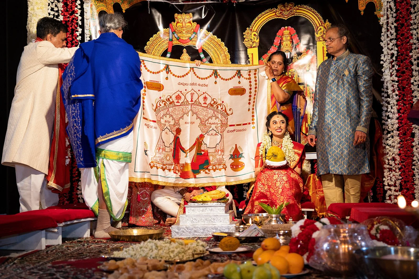 South+Asian+Indian+Wedding+Ceremony+Varmal+Saptapadi+Jaimala+Adam+Michaels+Photography+Pittsburgh+Wedding+Photography-12.jpg