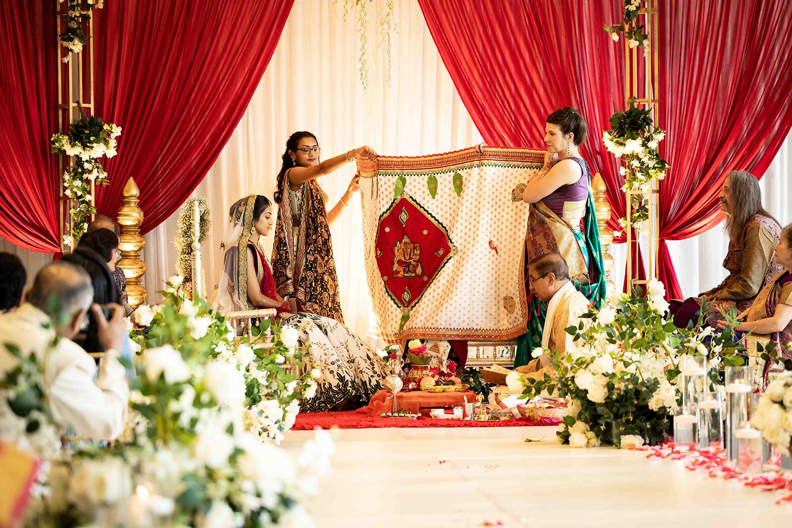 South+Asian+Indian+Wedding+Ceremony+Varmal+Saptapadi+Jaimala+Adam+Michaels+Photography+Pittsburgh+Wedding+Photography-77.jpg