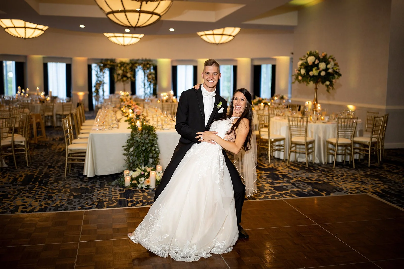 The+Crowne+Plaza+at+Playhouse+Square+Cleveland+Ohio+Wedding+Photography+Adam+Michaels+Photography+Pittsburgh+Wedding+Photography-76.jpg