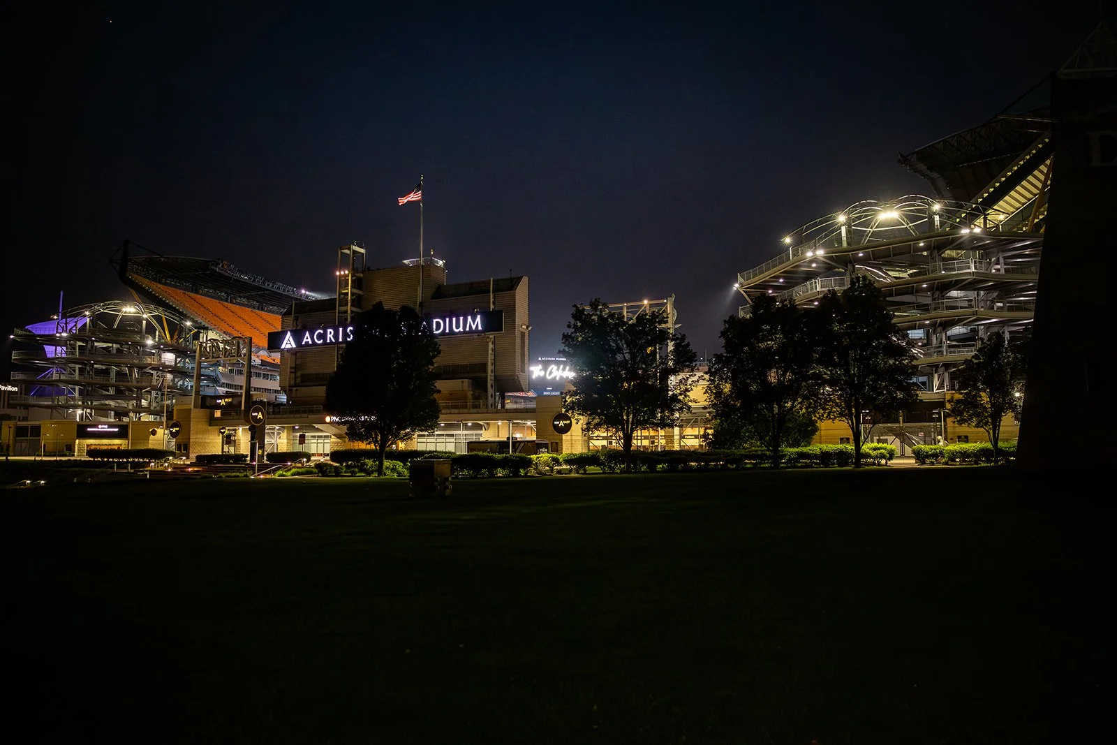 Acrisure+Stadium+Heinz+Field+Wedding+Photography+Adam+Michaels+Photography+Pittsburgh+Wedding+Photography-103.jpg