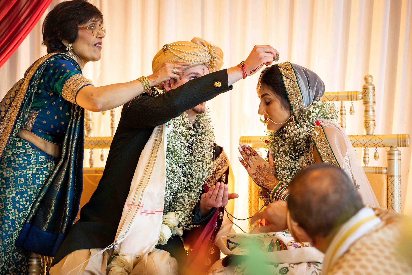 South+Asian+Indian+Wedding+Ceremony+Varmal+Saptapadi+Jaimala+Adam+Michaels+Photography+Pittsburgh+Wedding+Photography-90.jpg