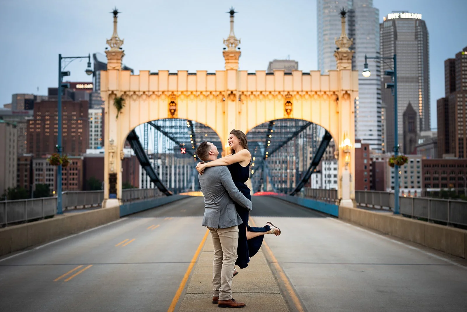 Station+Square+Smithfield+Bridge+Pittsburgh+Engagement+Photography+Adam+Michaels+Photography-21.jpg