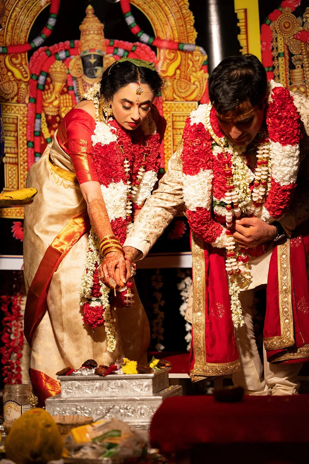 South+Asian+Indian+Wedding+Ceremony+Varmal+Saptapadi+Jaimala+Adam+Michaels+Photography+Pittsburgh+Wedding+Photography-47.jpg