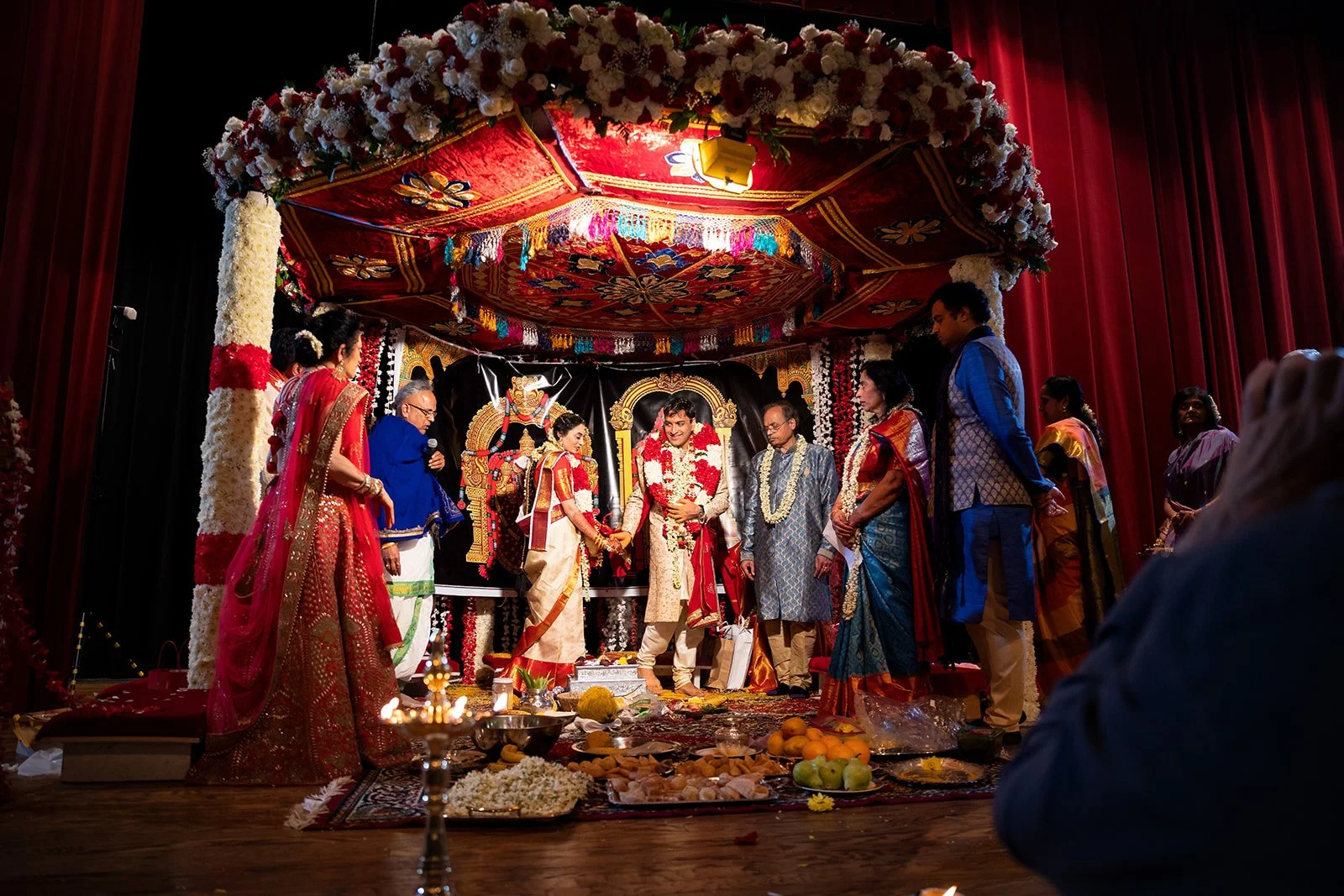 South+Asian+Indian+Wedding+Ceremony+Varmal+Saptapadi+Jaimala+Adam+Michaels+Photography+Pittsburgh+Wedding+Photography-56.jpg