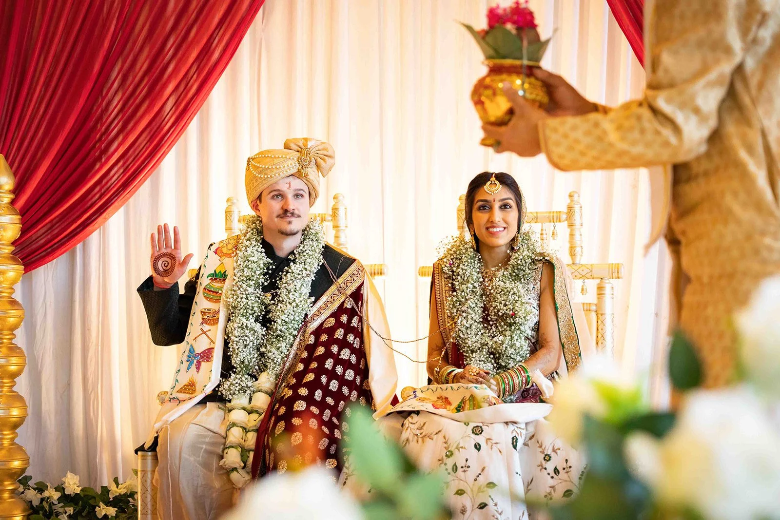 South+Asian+Indian+Wedding+Ceremony+Varmal+Saptapadi+Jaimala+Adam+Michaels+Photography+Pittsburgh+Wedding+Photography-92.jpg